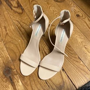 Saks fifth avenue hills